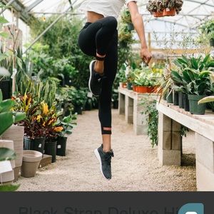 Zyia NWT Black Strap Deluxe Hi-Rise 7/8 24” 6/8